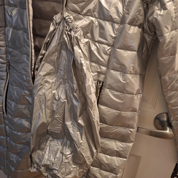 Metallic Silver Winter Jacket (Packable) - Picture 4 of 5